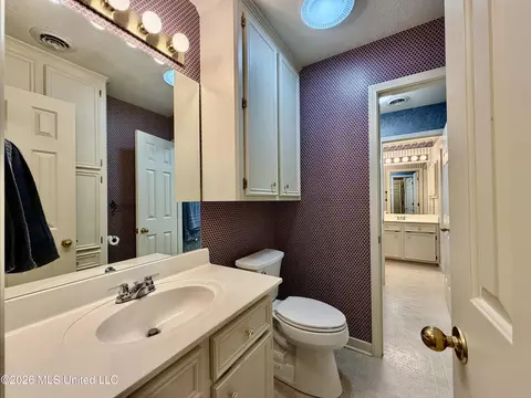 Bath - 604 E Biscayne Cv, Clinton, MS 39056 photo 3 of 5