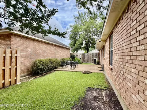 Exterior - 604 E Biscayne Cv, Clinton, MS 39056 photo 4 of 5
