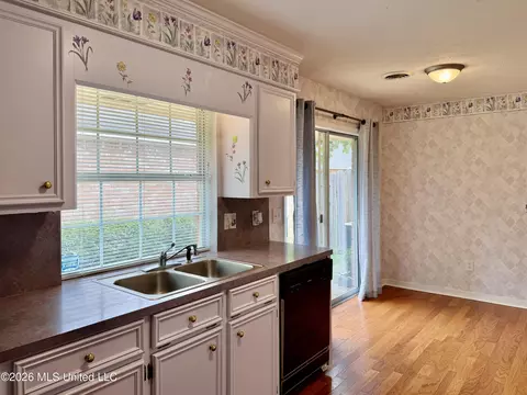 Kitchen - 604 E Biscayne Cv, Clinton, MS 39056 photo 12 of 14