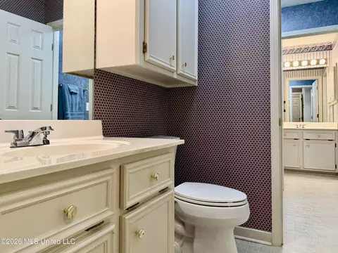 Bath - 604 E Biscayne Cv, Clinton, MS 39056 photo 2 of 5