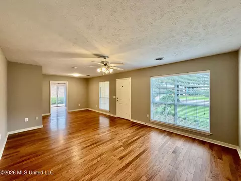 Living - 604 E Biscayne Cv, Clinton, MS 39056 photo 4 of 9