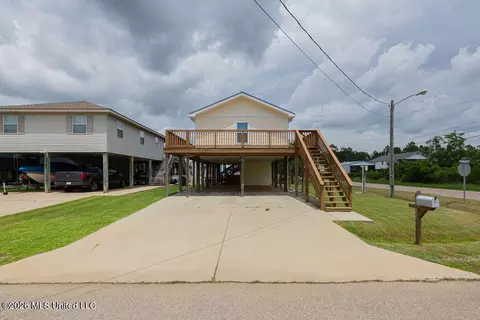10025 W Alabama St, Bay Saint Louis, MS 39520