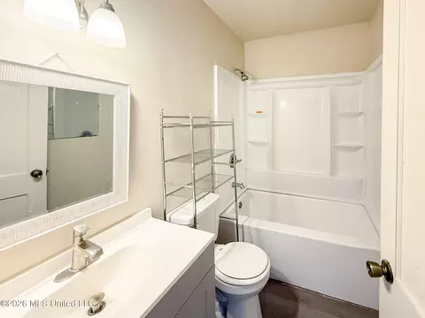 Bath - 718 S 5th St, Mccomb, MS 39648 photo 1 of 1