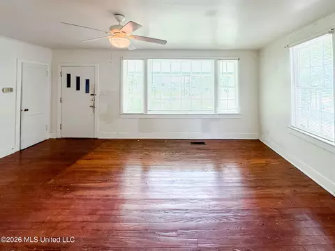 Living - 718 S 5th St, Mccomb, MS 39648 photo 3 of 3