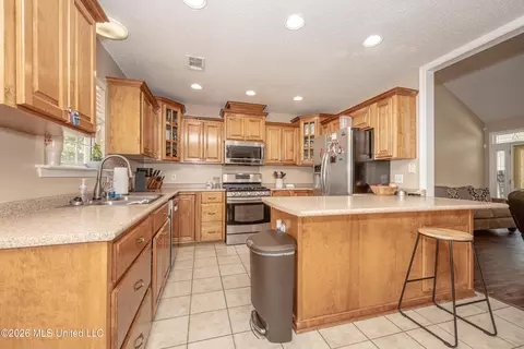 Kitchen - 9227 Nancy Dr, Biloxi, MS 39532 photo 2 of 6