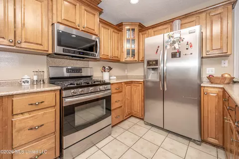 Kitchen - 9227 Nancy Dr, Biloxi, MS 39532 photo 3 of 6