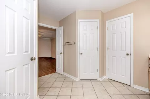 Entry Way - 9227 Nancy Dr, Biloxi, MS 39532 photo 2 of 3