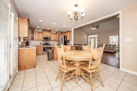 Dining - 9227 Nancy Dr, Biloxi, MS 39532 photo 1 of 2