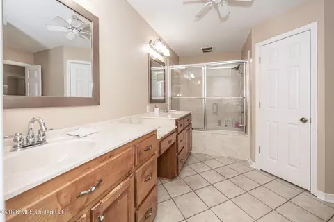 Bath - 9227 Nancy Dr, Biloxi, MS 39532 photo 1 of 3