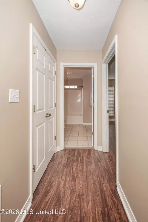 Entry Way - 9227 Nancy Dr, Biloxi, MS 39532 photo 3 of 4