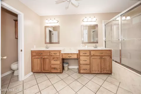 Bath - 9227 Nancy Dr, Biloxi, MS 39532 photo 2 of 3