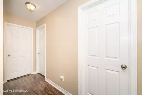 Entry Way - 9227 Nancy Dr, Biloxi, MS 39532 photo 3 of 3