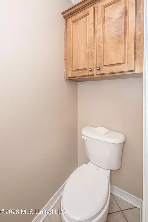 Bath - 9227 Nancy Dr, Biloxi, MS 39532 photo 2 of 5