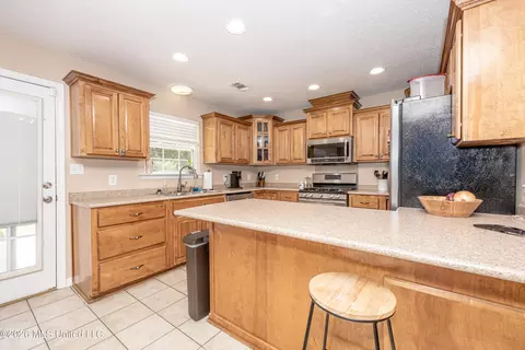 Kitchen - 9227 Nancy Dr, Biloxi, MS 39532 photo 6 of 6