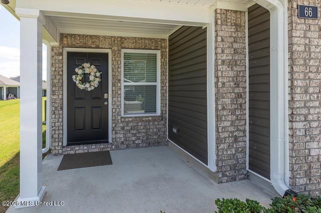 66 Sealy Dr, Byhalia, MS 38611