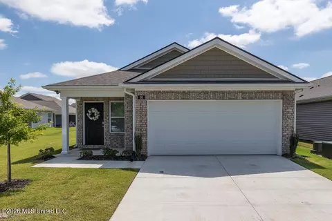 66 Sealy Dr, Byhalia, MS 38611