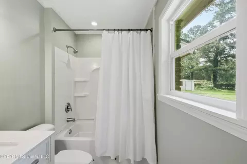 Bath - 215 Sheryl Dr, Madison, MS 39110 photo 1 of 7