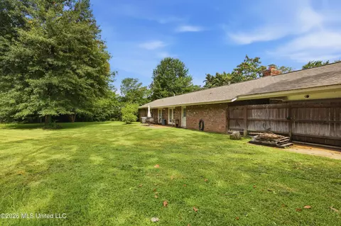 Exterior - 215 Sheryl Dr, Madison, MS 39110 photo 12 of 14
