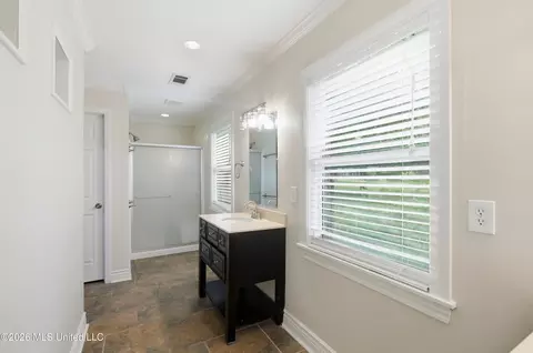 Bath - 215 Sheryl Dr, Madison, MS 39110 photo 6 of 7
