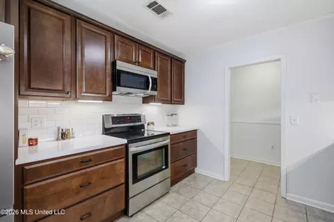 Kitchen - 215 Sheryl Dr, Madison, MS 39110 photo 1 of 5