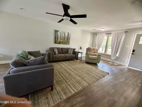 Living - 8595 Mint Julep Dr, Perkinston, MS 39573 photo 2 of 4