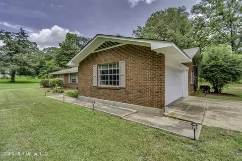 Exterior - 413 W Main St, Raymond, MS 39154 photo 4 of 9
