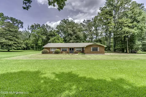 Exterior - 413 W Main St, Raymond, MS 39154 photo 2 of 9