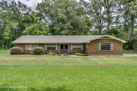Exterior - 413 W Main St, Raymond, MS 39154 photo 1 of 9