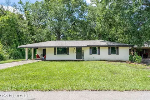 809 Jarrell St, Picayune, MS 39466