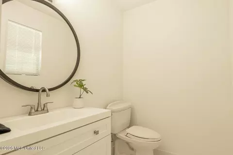 Bath - 809 Jarrell St, Picayune, MS 39466 photo 5 of 6