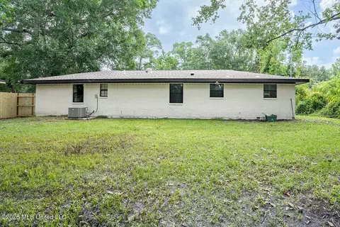 Exterior - 809 Jarrell St, Picayune, MS 39466 photo 3 of 5