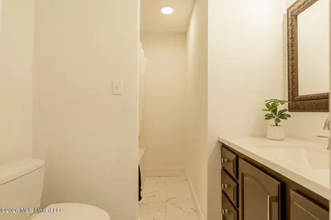 Bath - 809 Jarrell St, Picayune, MS 39466 photo 1 of 6
