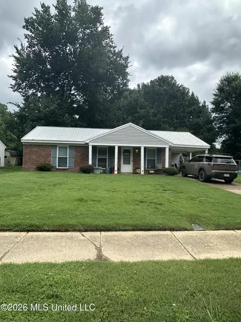 2770 Meadowbrook Dr, Horn Lake, MS 38637
