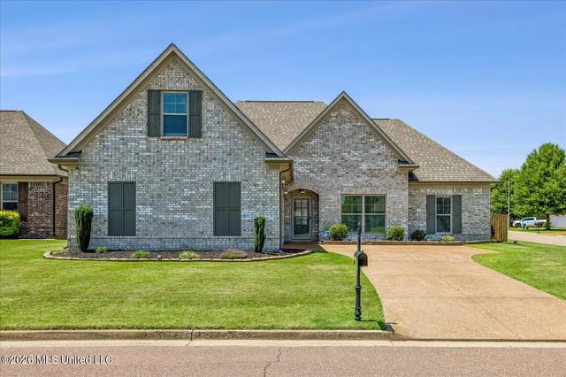 2606 Summer Knoll Dr, Southaven, MS 38672