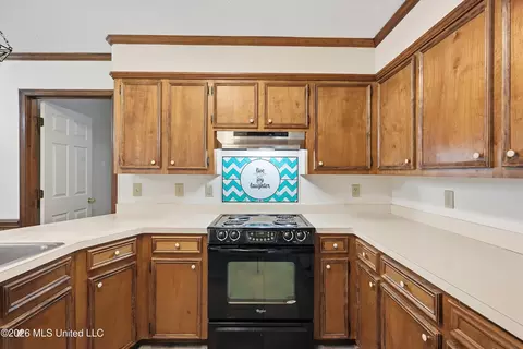 Kitchen - 339 Barfield Dr, Byram, MS 39272 photo 3 of 4