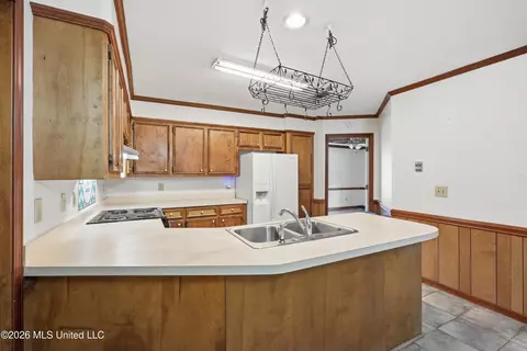 Kitchen - 339 Barfield Dr, Byram, MS 39272 photo 4 of 4