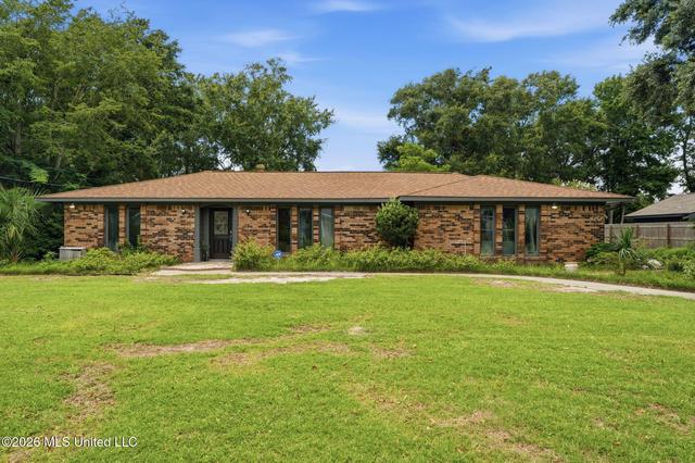 104 S Seashore Ave, Long Beach, MS 39560