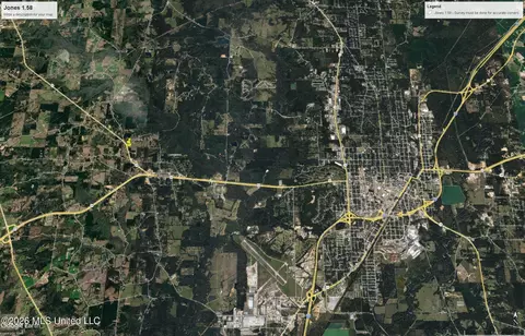 8 Gardner Rd, Laurel, MS 39443 photo 3