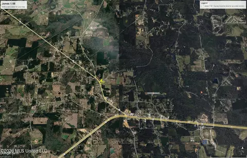 8 Gardner Rd, Laurel, MS 39443