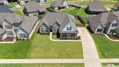 View/Area - 1614 Fall Garden Dr, Hernando, MS 38632 photo 3 of 8