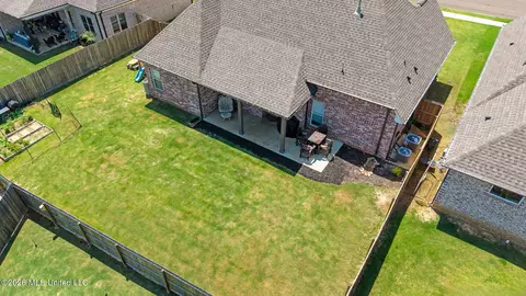 View/Area - 1614 Fall Garden Dr, Hernando, MS 38632 photo 1 of 8