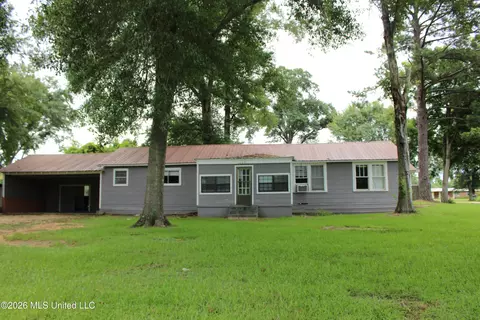 105 Cherry Ave, New Hebron, MS 39140 photo 2