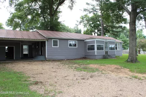 105 Cherry Ave, New Hebron, MS 39140 photo 3