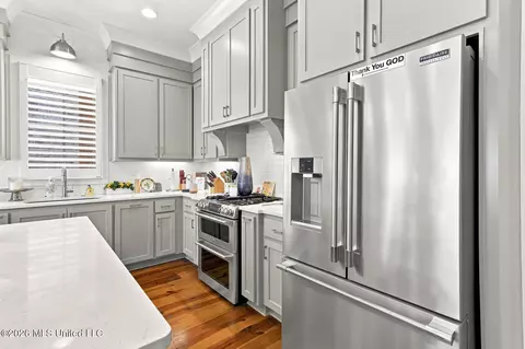 Kitchen - 119 Commons Pl, Ridgeland, MS 39157 photo 8 of 8
