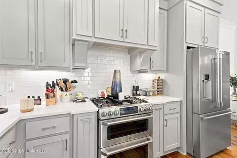 Kitchen - 119 Commons Pl, Ridgeland, MS 39157 photo 6 of 8