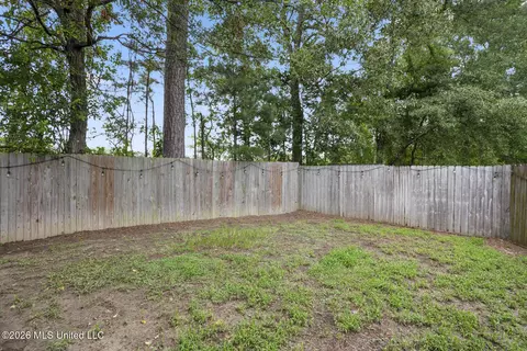 Exterior - 422 Oak Bnd, Brandon, MS 39047 photo 4 of 4