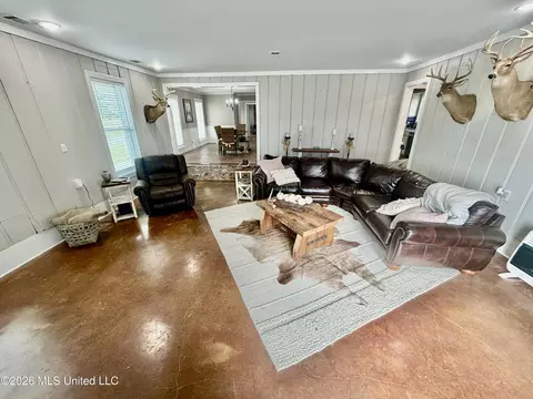 Living - 538 Evans Rd, Boyle, MS 38730 photo 1 of 3