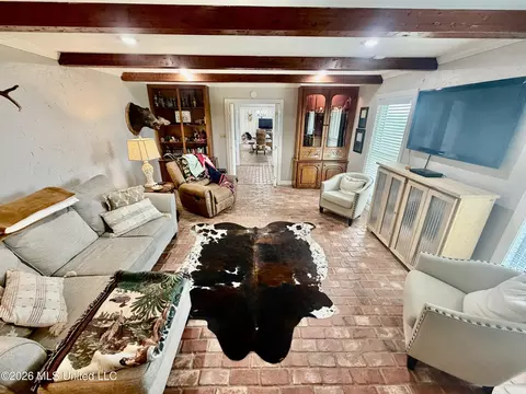 Living - 538 Evans Rd, Boyle, MS 38730 photo 3 of 3