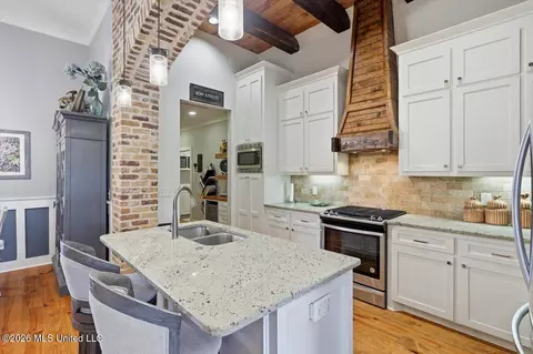 Kitchen - 500 Treasure Cv, Flowood, MS 39232 photo 2 of 4