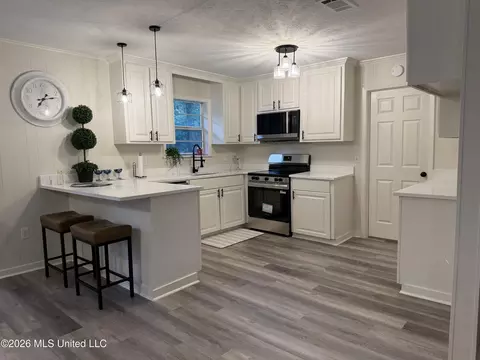 Kitchen - 958 Watkins Pl, Jackson, MS 39206 photo 1 of 2